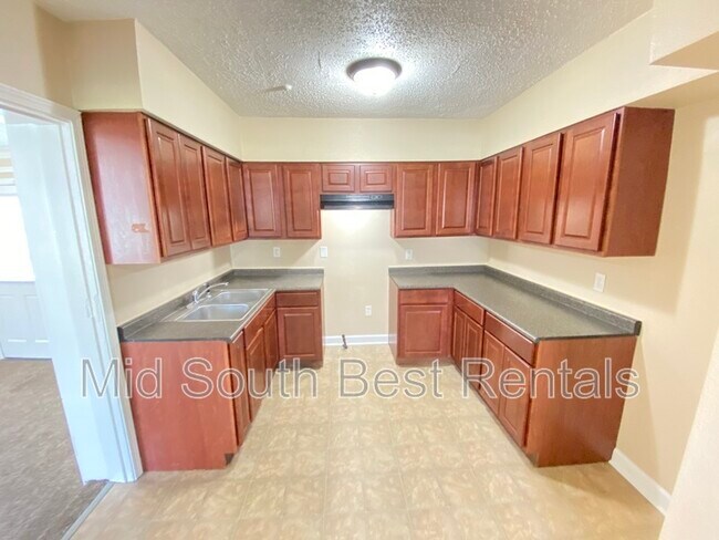 Building Photo - 3087 Larkspur Dr