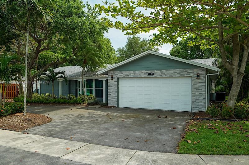 Primary Photo - 1198 W Camino Real