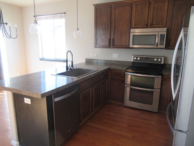 Foto del edificio - 8007 Briarthorn Ln