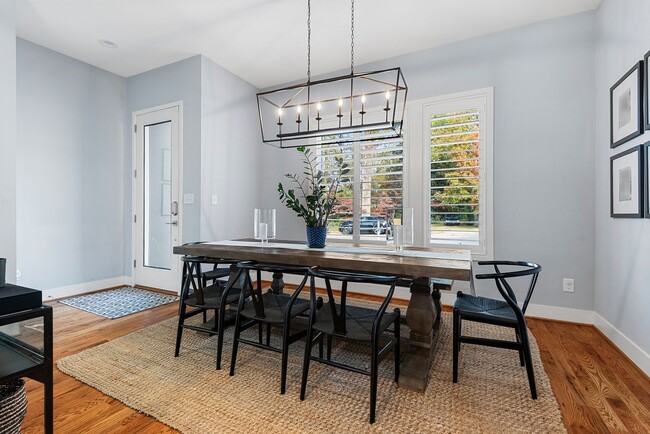 Building Photo - Stylish Living Near Lenovo Center – 3BR Ge...