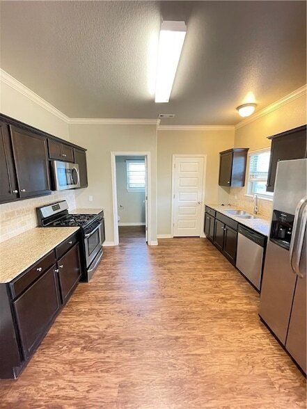 Building Photo - 1332 W Mt Comfort Rd