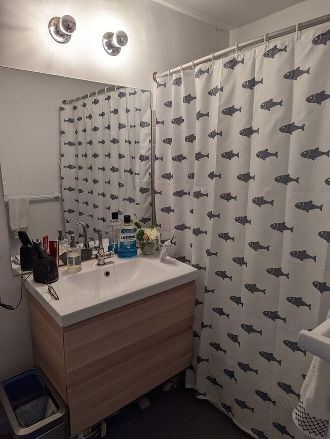 Building Photo - Mid Cambridge 1 bedroom with garage parking for 9/1