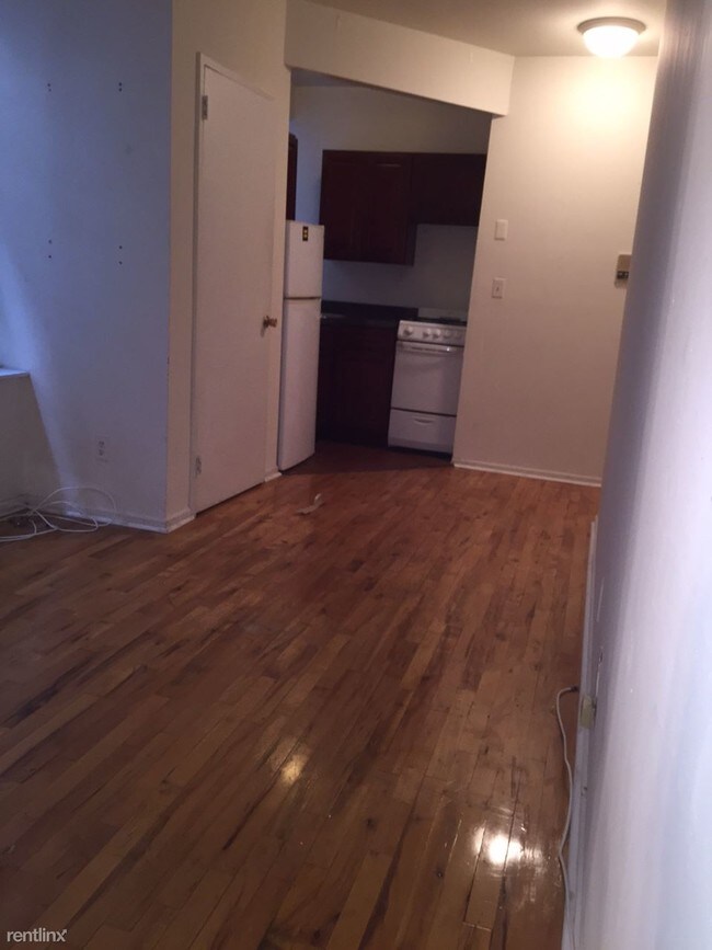 Foto del edificio - 315 E 95th St