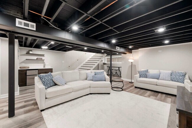 Foto del edificio - 5641 W 64th St
