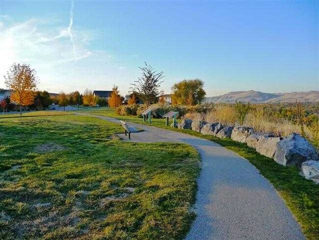 Foto del edificio - Immaculate Rim Home w/Stunning Views