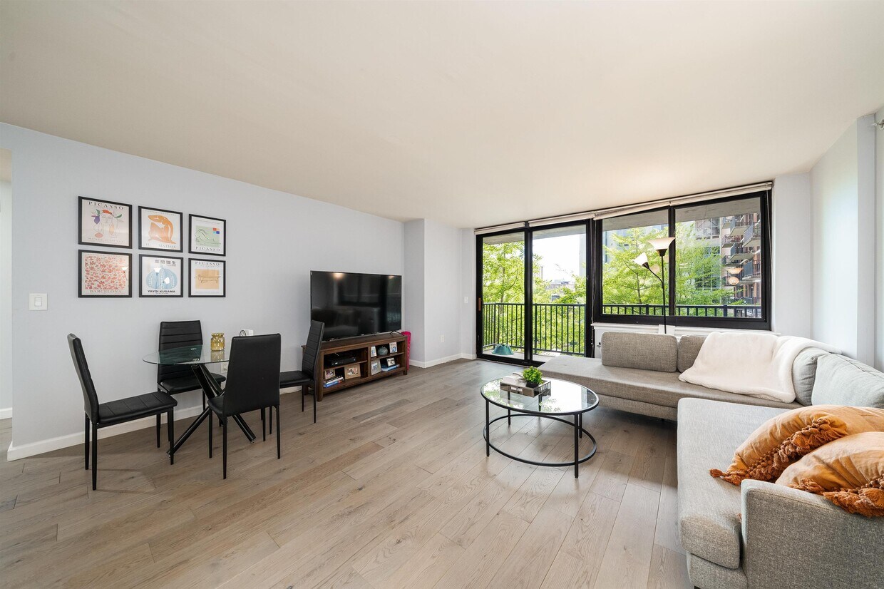 Foto principal - 700 Grove St