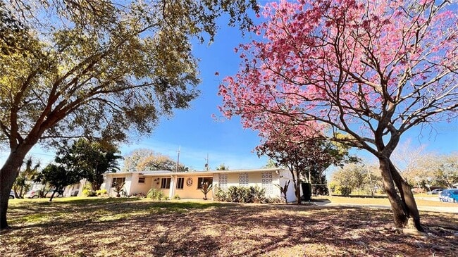 Building Photo - 1516 Dove Dr