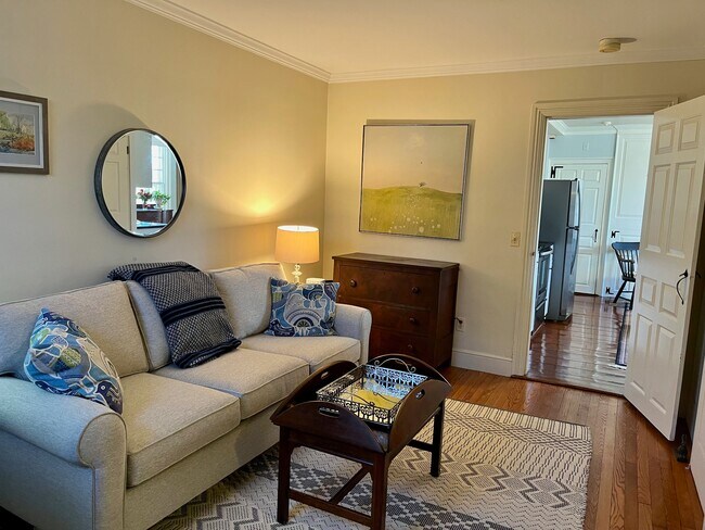 Smaller Bedroom / Office - 44 N Court St