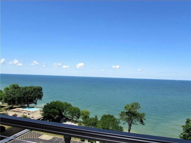 Foto del edificio - 11720 Edgewater Dr