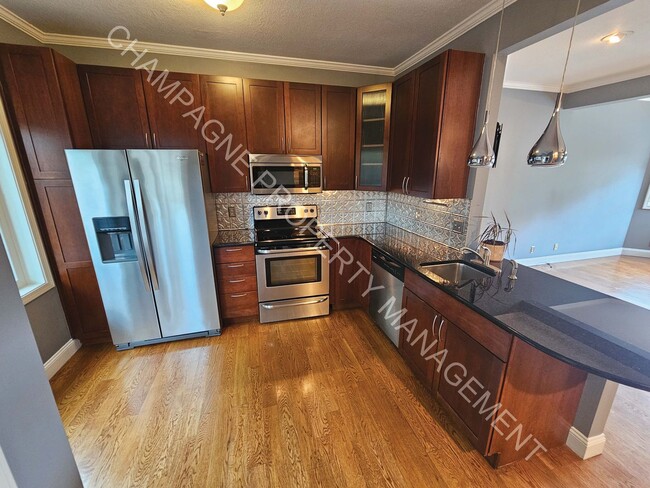 Foto del edificio - Spacious Townhome in Union Hill Area