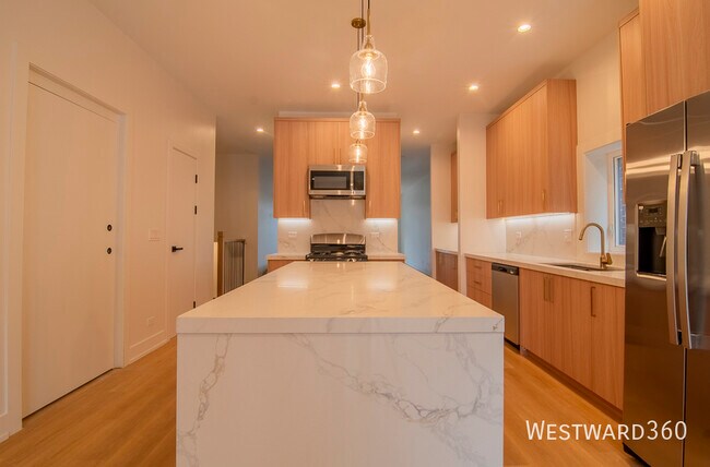 Foto del edificio - 2040 W Washington Blvd