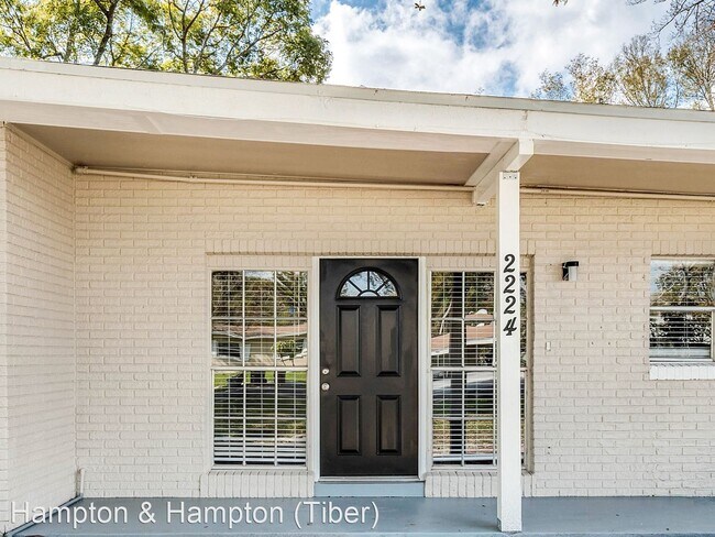 Foto del edificio - 3 br, 1.5 bath House - 2224 EIFFEL DRIVE