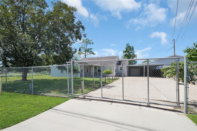 Building Photo - 10210 Moers Rd