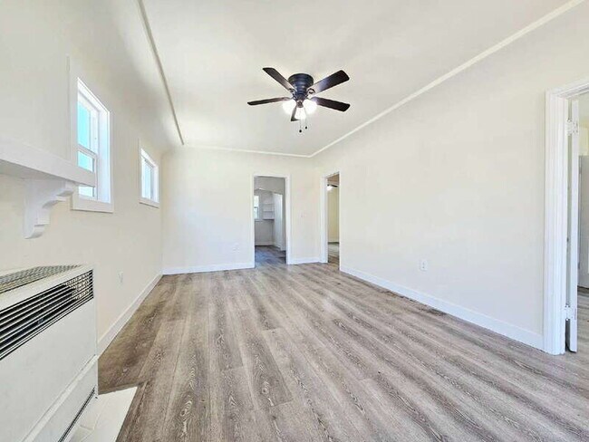 Foto del edificio - 1129 W 109th Pl