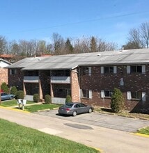 Building Photo - 442 Dille St