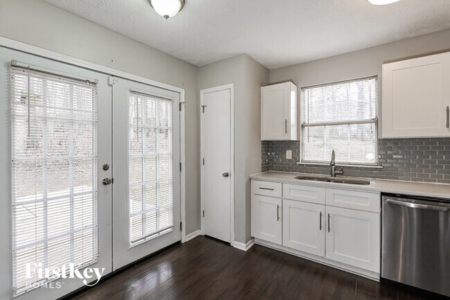 Foto del edificio - 4390 Princeton Ter