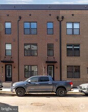 Building Photo - 2603 Light St