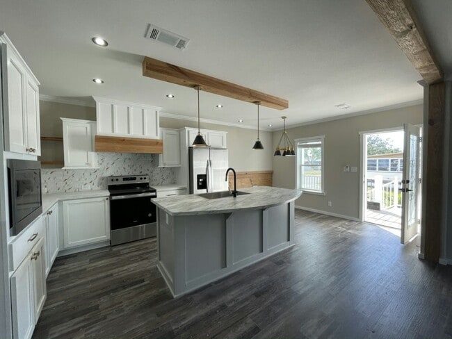 Building Photo - 52 Orange Blossom St