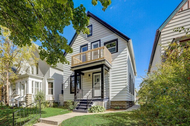 Exterior - Front - 3330 N Fratney St