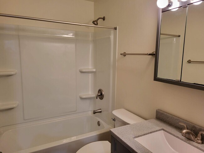 Foto del edificio - 1150 Cardinal Ln