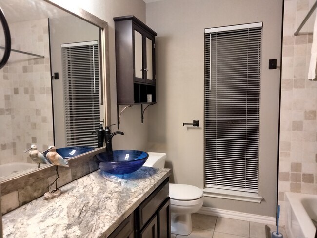 Foto del edificio - 213 Hickory Springs Dr