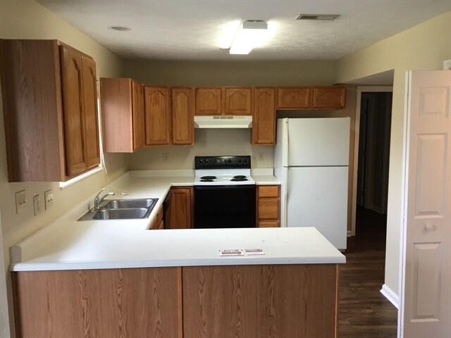 Building Photo - 2186 Ferndown Dr