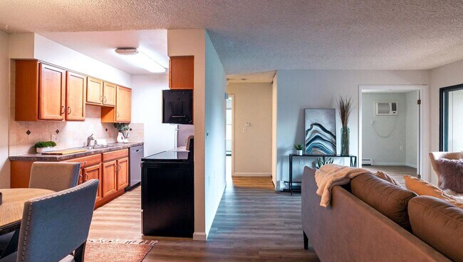 Foto del edificio - Beautiful Updated 2 Bed 1 Bath Condo by Fo...