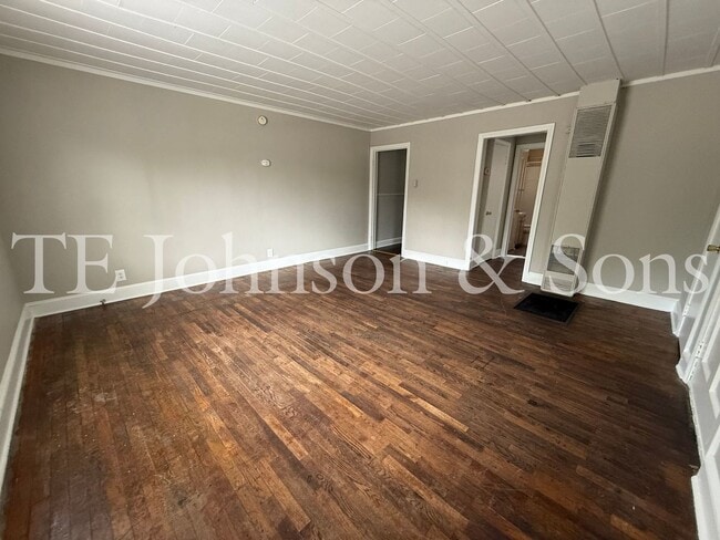 Foto del edificio - Corner Lot Duplex Situated Near Blum Park.