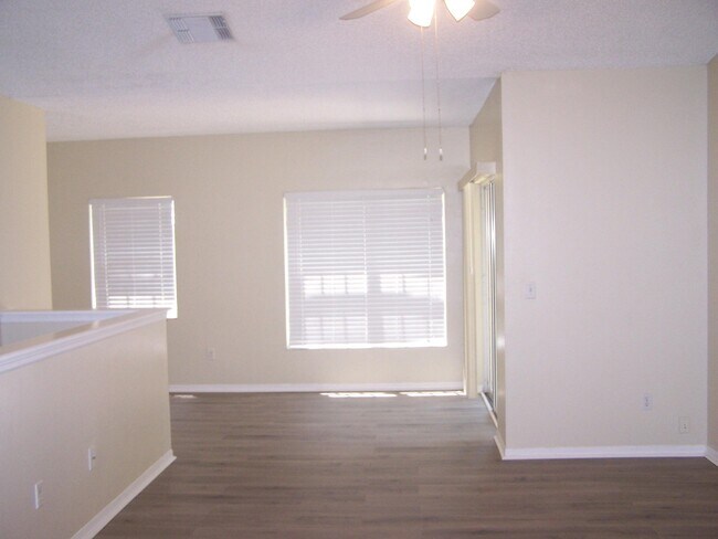 Foto del edificio - 10360 Fox Trail Rd S