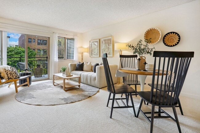 Building Photo - 1bd/1ba Seattle Condo