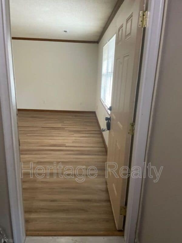 Photo - 810 Highland Dr House