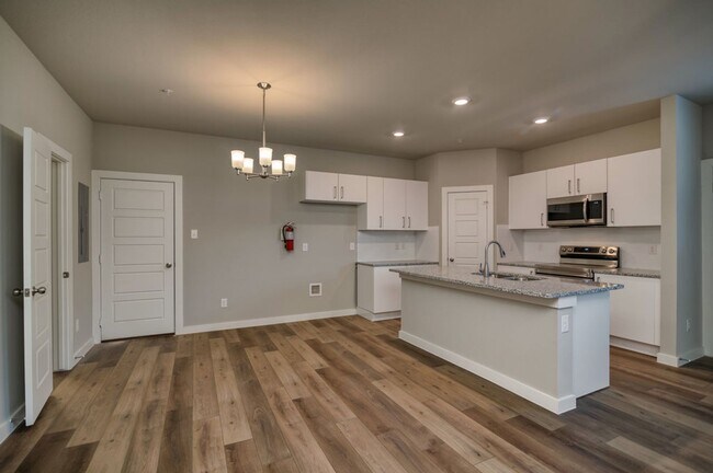 Building Photo - GORGEOUS 2 BEDROOM FOUR PLEX LOCATED IN MIDLOTHIAN ISD!