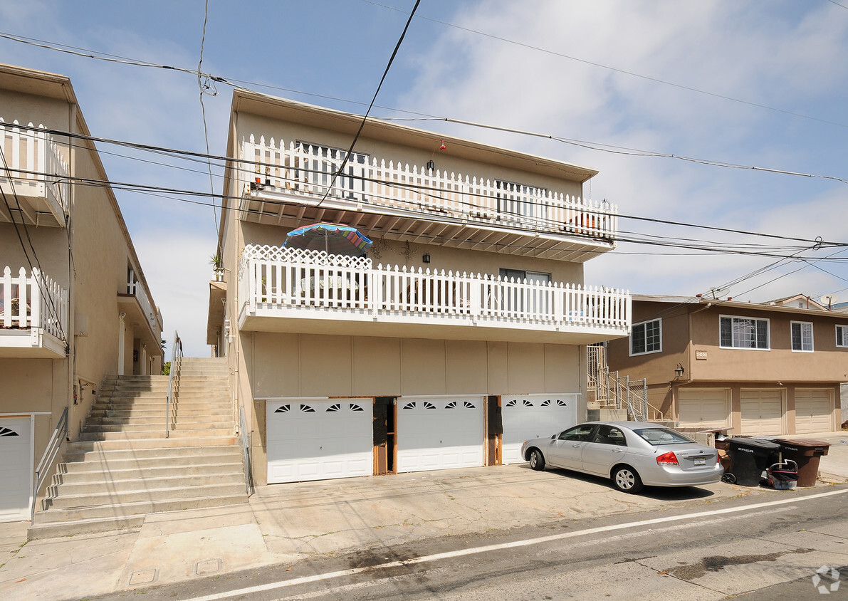 Building Photo - 34106-34112 Amber Lantern St