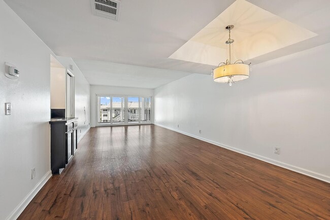 Building Photo - 155 Yacht Club Dr