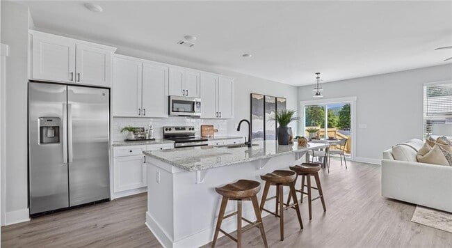 Foto del edificio - 102 Fairlie Pkwy
