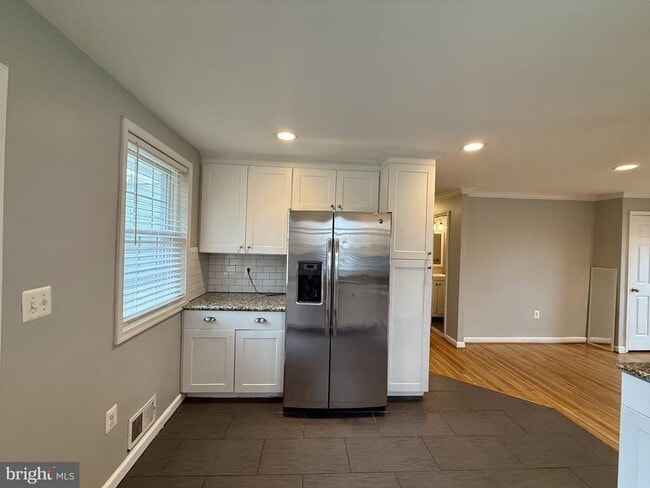 Building Photo - 1627 Quarter Ave