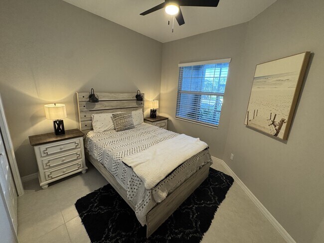 Building Photo - 3010 Avalonia Dr