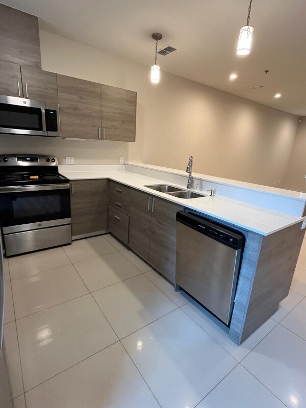 Foto principal - 404 Newport Ave