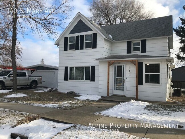 Foto del edificio - 3 Bed/1 Bath Home with 2 Car Garage in Tea!