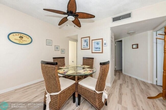 Foto del edificio - 710 N Ocean Blvd