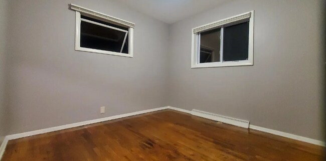 Foto del edificio - Charming 2-Bed Family Home w/ In-Unit Laundry & Pet-Friendly Vibes in Flint!