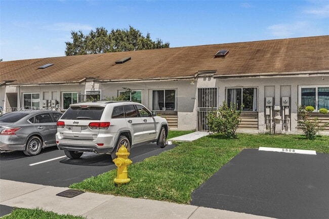Building Photo - 5506 SW 28th Terrace