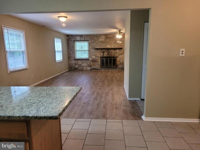 Foto del edificio - 47 Holstone Ln