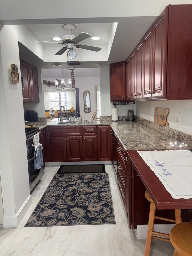 Foto del edificio - 6285 Tall Cypress Cir