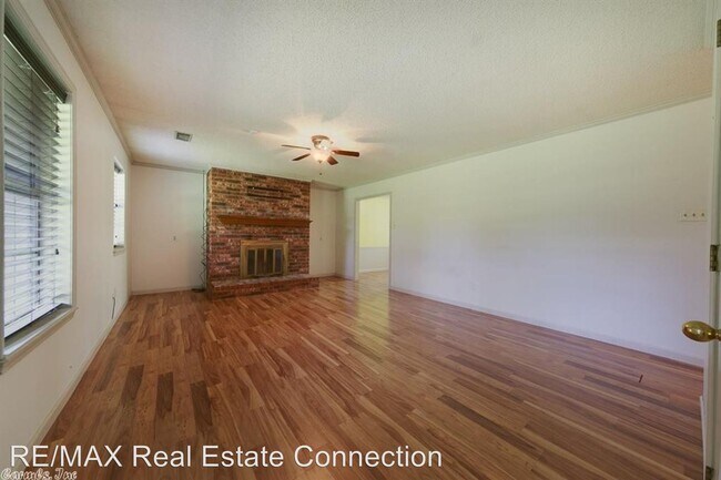 Building Photo - 3 br, 2 bath House - 2782 Dogwood