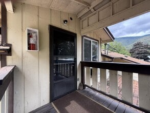 Building Photo - 8290 Rogue River Hwy
