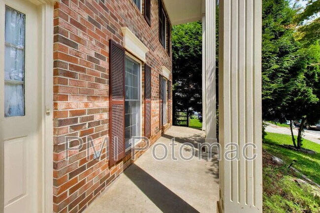 Building Photo - 14672 Brougham Way