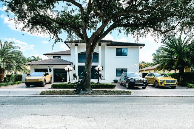 Building Photo - 8450 NW 169th Ter