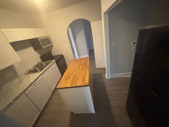 Foto del edificio - Knoxville 37914 - 3 bedroom 1 bath - call Howard Grower 865-705-0969