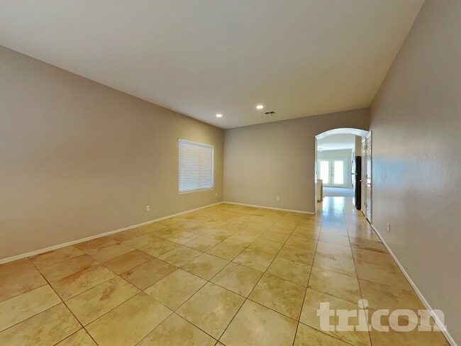 Building Photo - 12825 W Weldon Ave